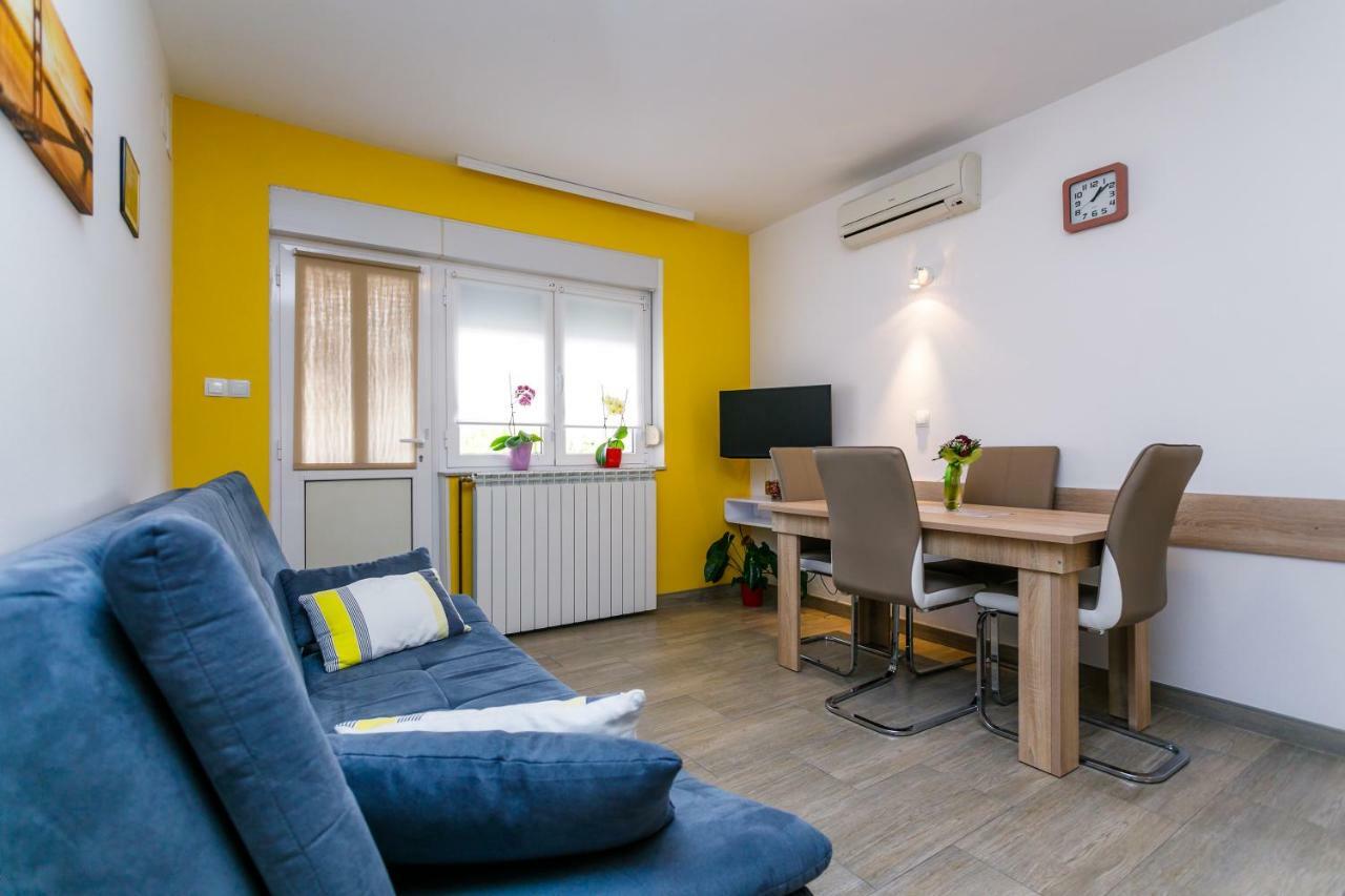 Holiday House Snjezana Крк Екстер'єр фото