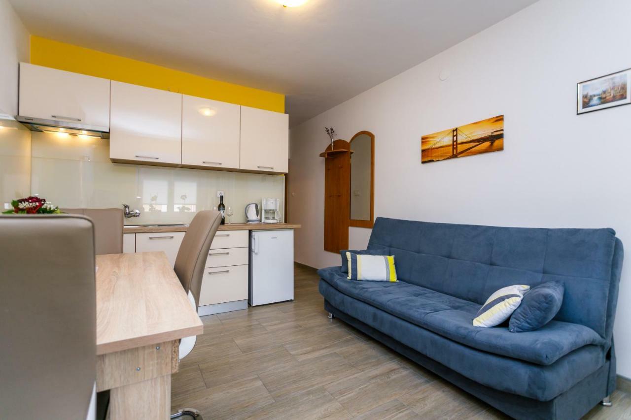 Holiday House Snjezana Крк Екстер'єр фото