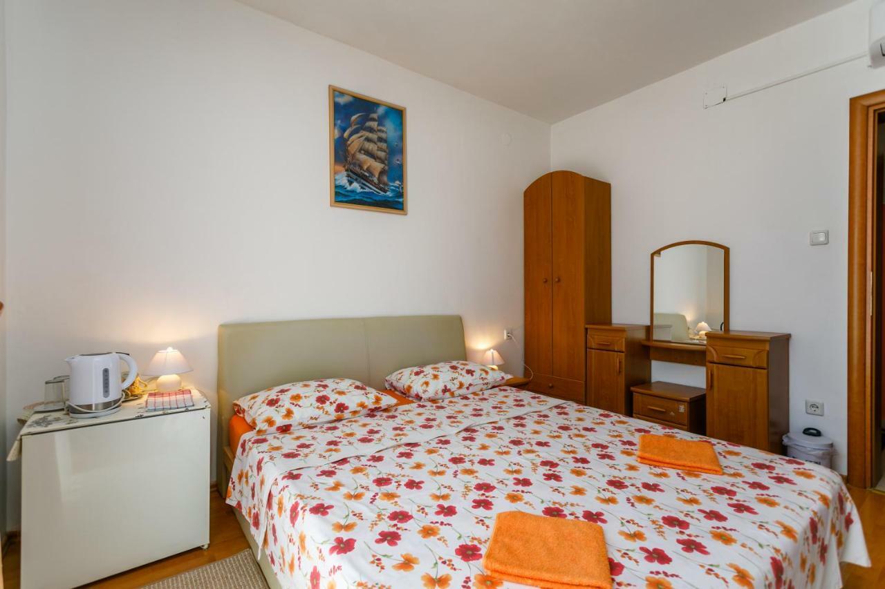 Holiday House Snjezana Крк Екстер'єр фото