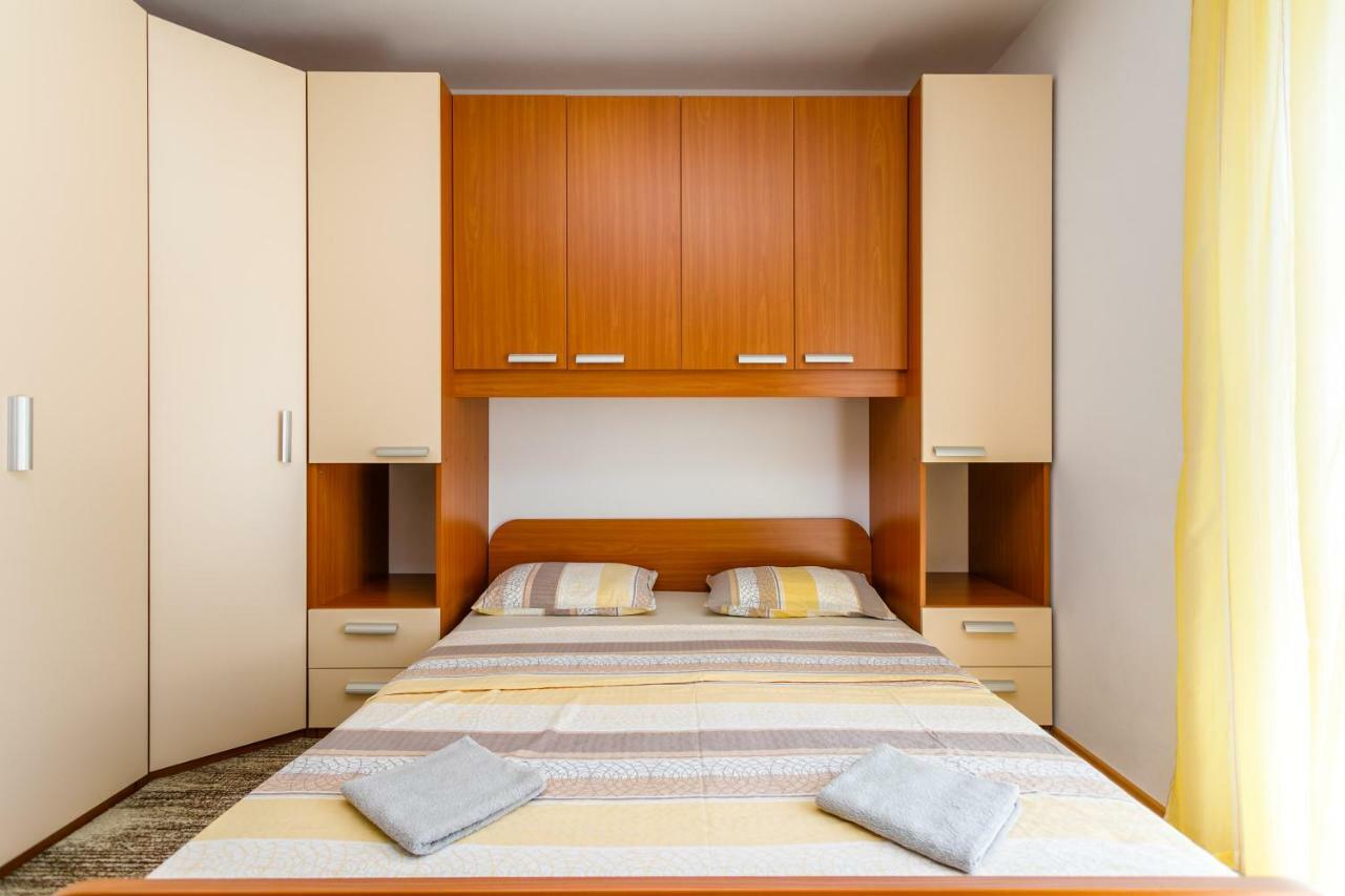 Holiday House Snjezana Крк Екстер'єр фото